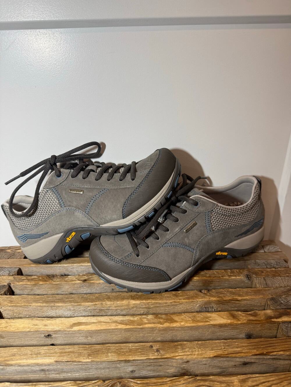 Dansko Paisley Walker Waterproof Outdoor Hiking Casual Shoes. Size 38